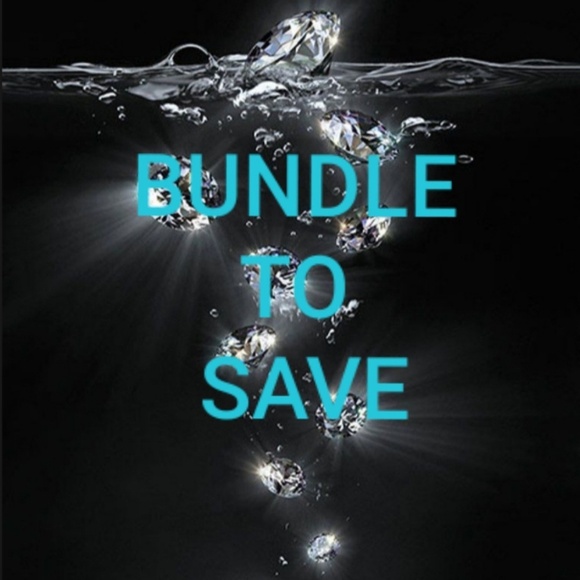 Rose Flower Simple Minimalistic Silver Necklace - Picture 4 of 5